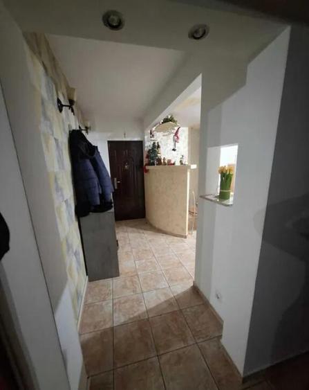 Apartament Cu 2 Camere Decomandate Zona Burdujeni - 1