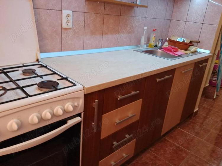 Apartament 2 camere de vanzare , Aleea Clabucet , Carpati 1 , et. 4 , 47.500 euro neg. - 6