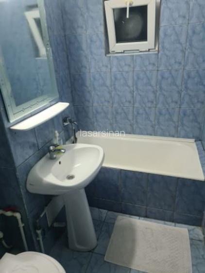 Inchiriez apartament 3 camere Inchiriez apartament 3 camere