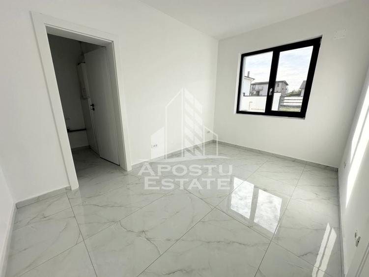 Duplex cu 5 camere, despartit prin camera tehnica, finalizat la asfalt - 11