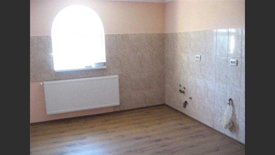 Villa for sale, 9 Rooms, land 4500 sqm, Păulești - 2