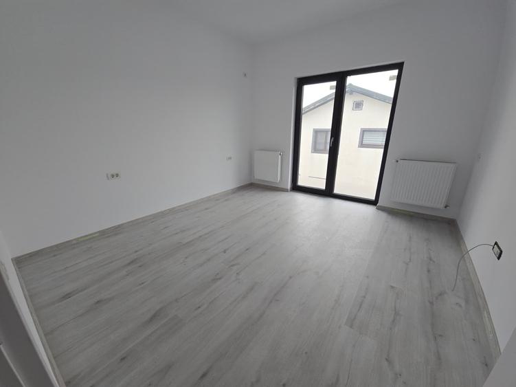 4 Camere, la asfalt, comuna Berceni - 6