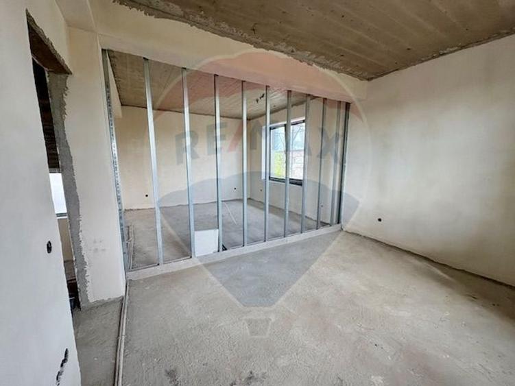 Vila frumoasa cu 5 camere, 700 mp currte si pompa de caldura - Saftica - 8