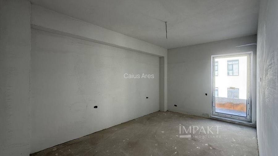 Apartament 4 camere etaj retras aproape de centrul orasului