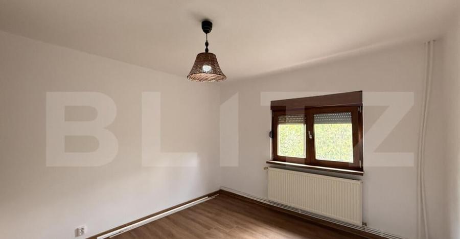 Apartament 3 camere decomandat, et. 1, 72 mp, zona 1 Mai - 5