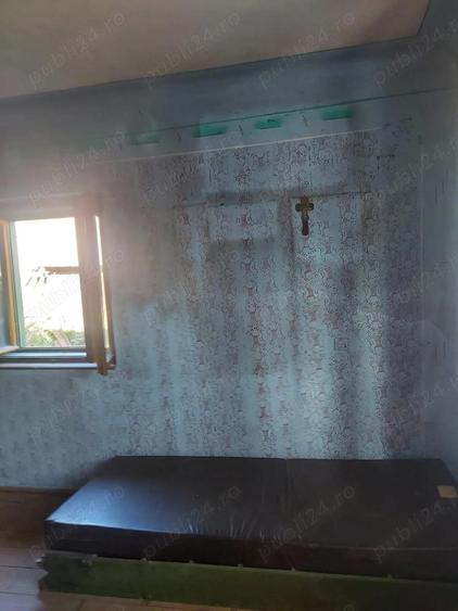 Casa cu curte, gradina ?i 3 terenuri de fanea?a - 2