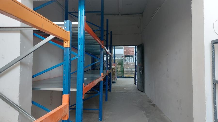 De inchiriat depozit  cu birouri - 500mp - 4