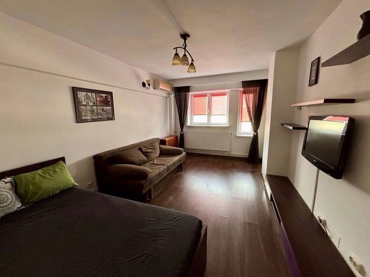 Garsoniera decomandata ultracentral Irish Pub / plaja Modern - 1