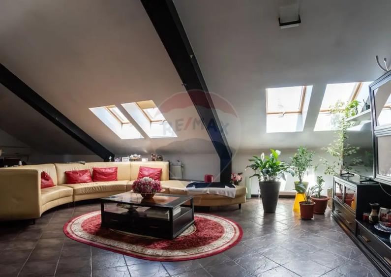 Spa?iu comercial de 1,460mp in zona Central - 5