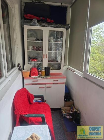 Tomis Nord, Rovere, de vanzare 3 camere, decomandat, gaze - 13