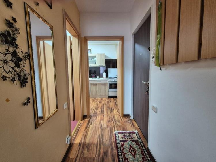 Garsoniera decomandata - bloc nou - zona Poarta 6 - 7