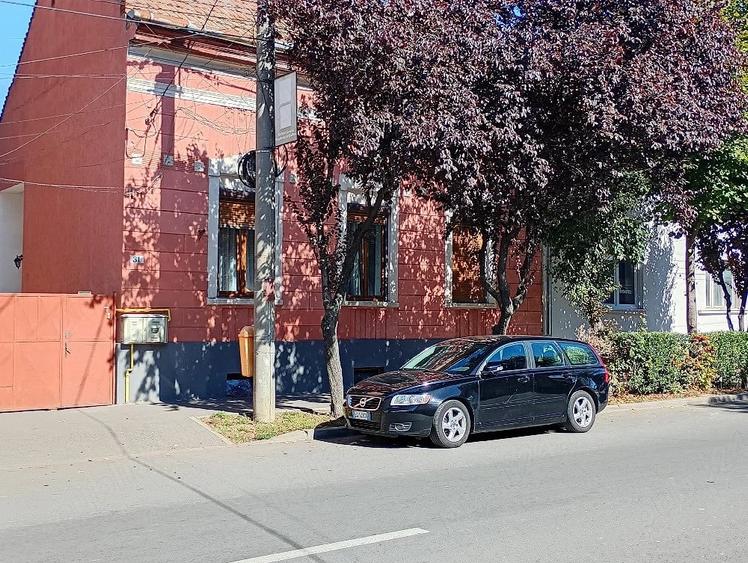 Casă cu Teren 600 Mp în Central