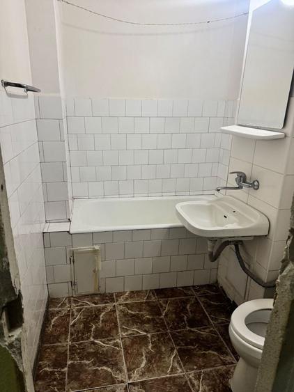 Apartament 2 camere decomandat Drumul Taberei Metrou la 2 minute - 3