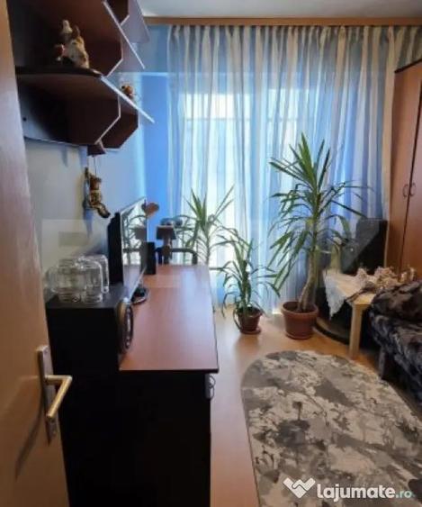 Apartament de vanzare, cu 4 camere, 4 balcoane, 75 mp, zona - 7