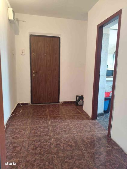 Apt. 2 camere, cf. 1 sporit, parter, Craiovita Noua. - 3