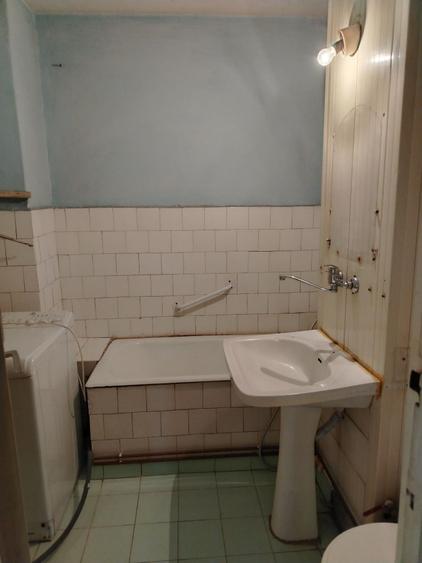 Apartament cu 3 camere decomandat în Tudor