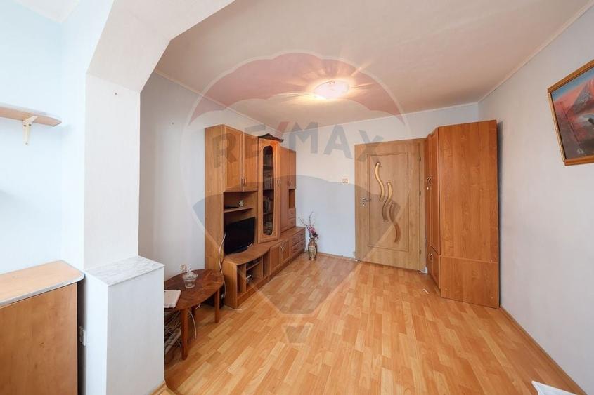 Apartament cu 3 camere de v&acirc;nzare &icirc;n zona Calea Bucuresti - 3