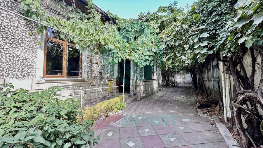 Casa cu teren de 342 in zona Unirii-Calea Calarasilor - 1