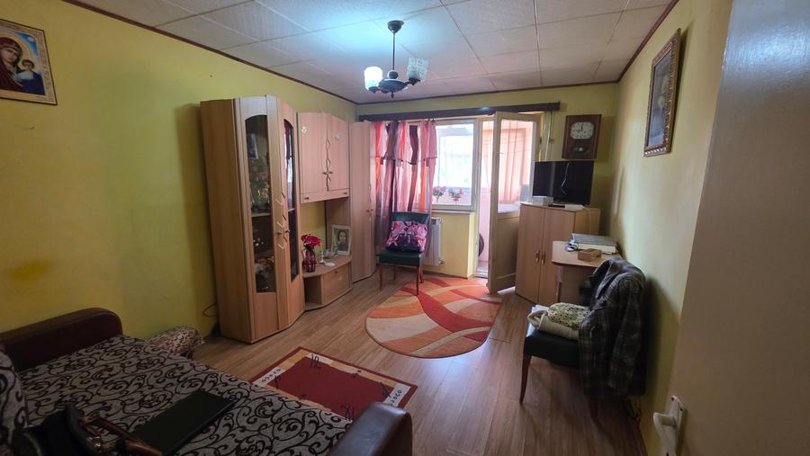 Apartament etaj 1, Licee - 3