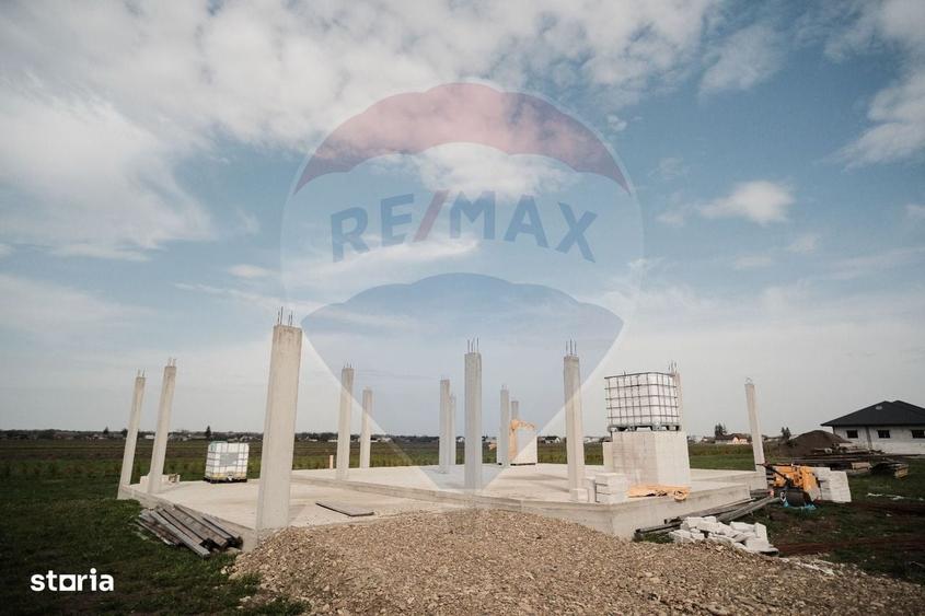 Casă cu 4 camere cu Teren 1000 Mp în Frătăuții Vechi