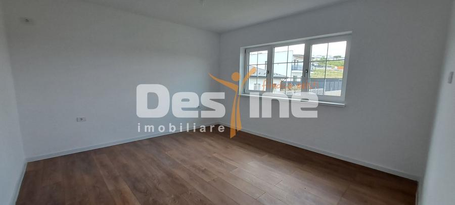 Casă individuală cu 4 camere cu Canalizare în Valea Adâncă