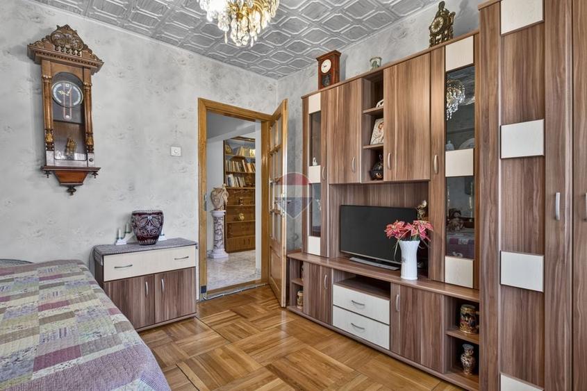 Apartament cu 3 camere decomandat, mobilat în Aurel Vlaicu