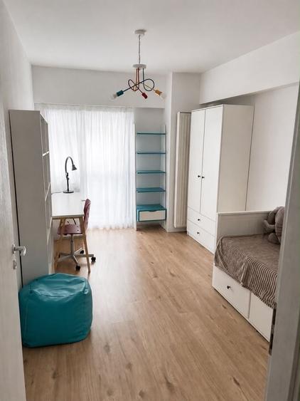 Apartament cu 3 camere decomandat în Pipera