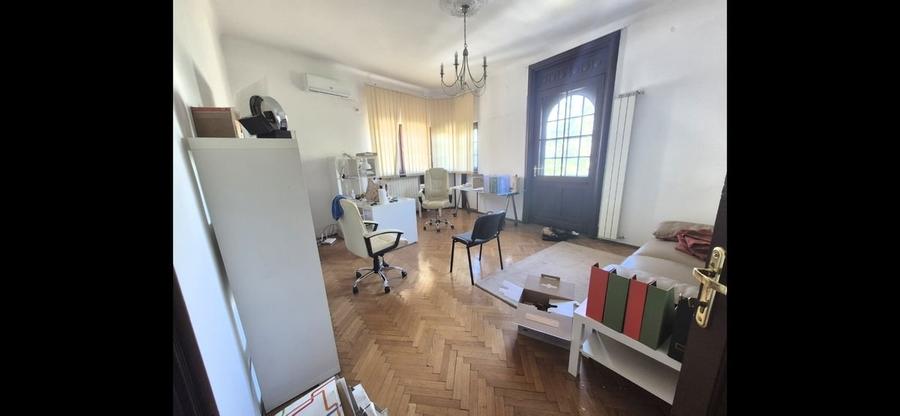 Apartament decomandat în Romană