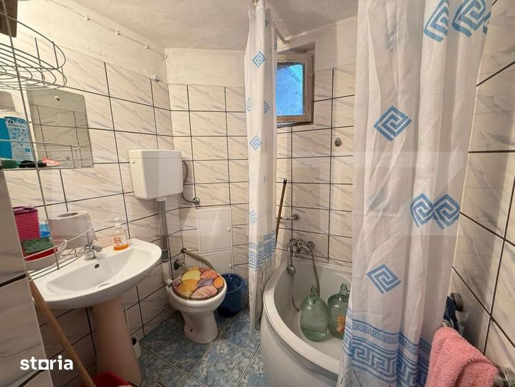 Casă cu 5 camere cu Teren 2310 Mp în Scoarța