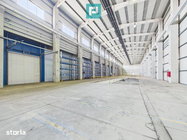 Spațiu comercial, de 2,000 mp, în Central