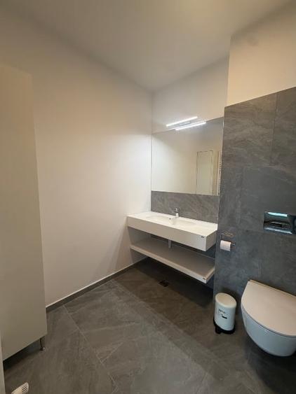 Apartament cu 3 camere în Băneasa