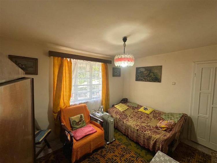 Casă individuală cu 3 camere cu Canalizare în Exterior Est