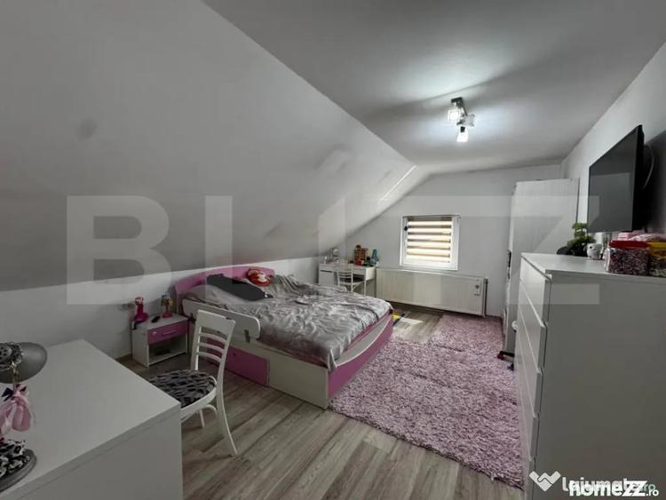 Casă cu 7 camere cu Teren 585 Mp în Teiu