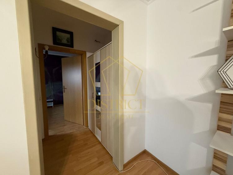 Apartament cu 3 camere semidecomandat, mobilat în Girocului