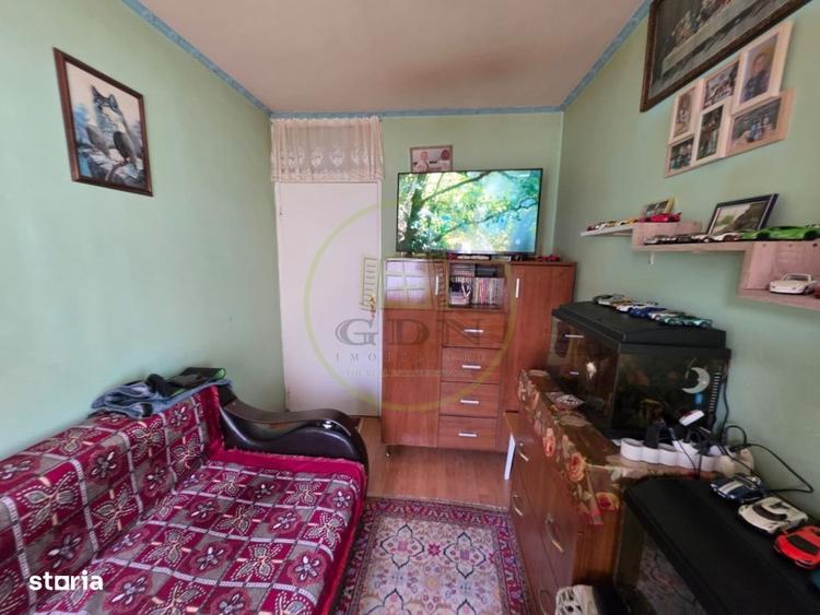 Apartament cu 4 camere decomandat în Hipodrom 3