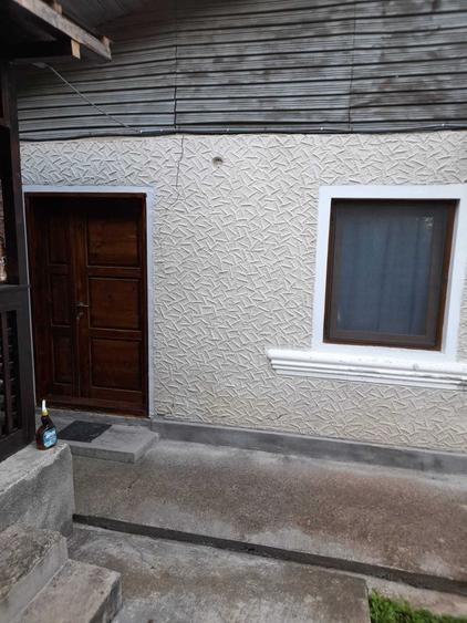 Casă cu 4 camere în Ariceștii Zeletin