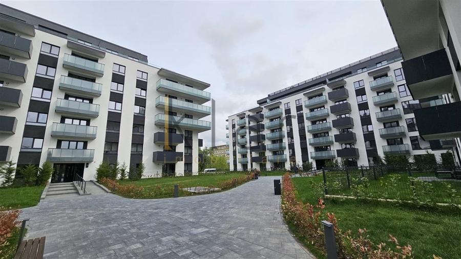 Apartament cu 3 camere semidecomandat, mobilat în Semicentral