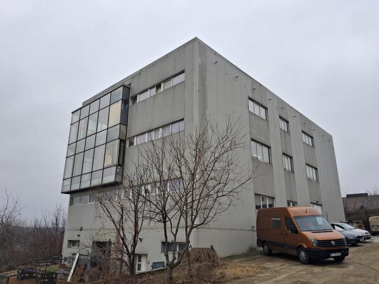 Spațiu comercial, de 1,197 mp, în Valea Lupului