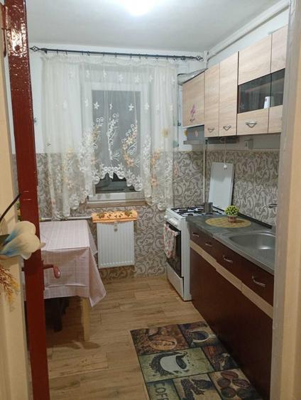 Apartament cu 2 camere semidecomandat în Colentina