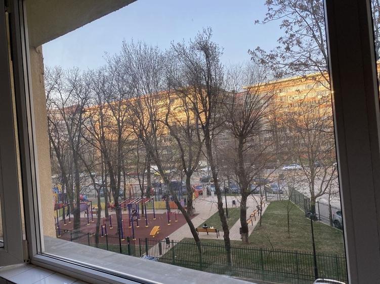 Apartament cu 2 camere semidecomandat în Iancului
