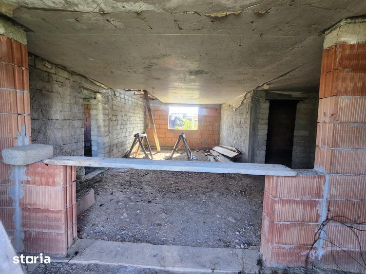 Casă cu 4 camere cu Teren 380 Mp în Central