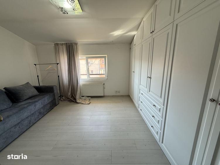 Apartament cu 3 camere decomandat în Dâmbovița