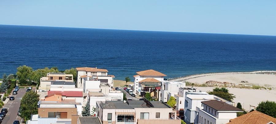 Vedere superbă la mare, 3 camere cu terasă unicat, gaze, mobilat, liber - 1