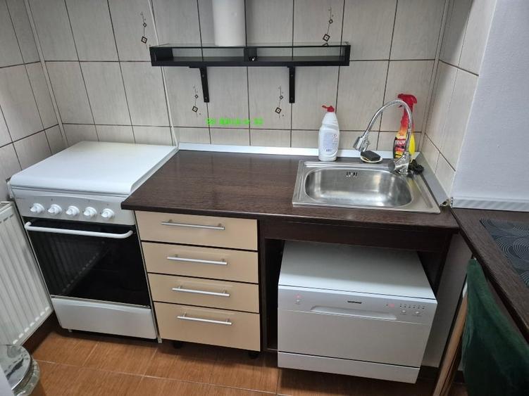 Proprietar - Inchiriez Garsoniera complet mobilata si utilata - Str Bârcă, nr 10 - 8