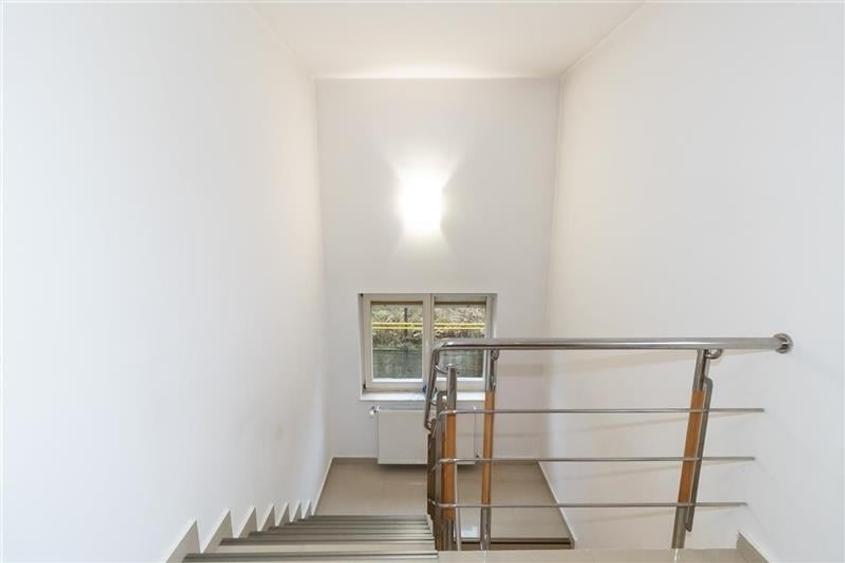 Resedinta distincta,panorama urbana, amplasare de top,Zarnesti,Brasov - 18