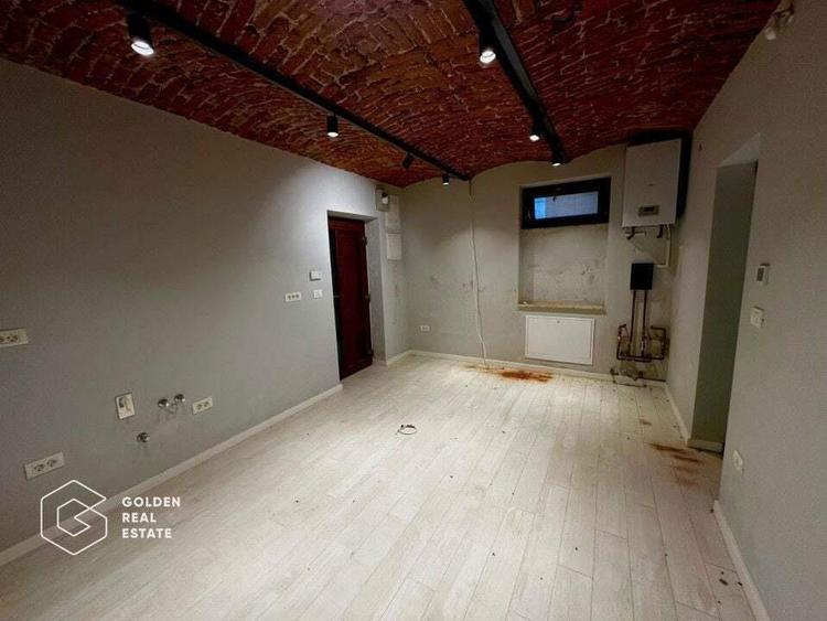 Oportunitate!Spatiu comercial 3 camere+apartament 2 camere la etaj,zona centrala - 8