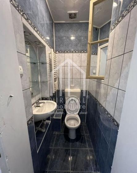 Casa formata din 2 apartamente, 2 garaje,  3 bai - zona Trei Stejari - 18