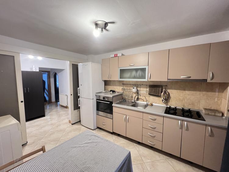 Apartament 3 camere, decomandate, Nord - 1