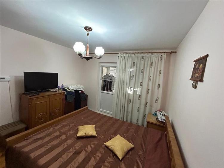 Apartament cu 2 camere de vanzare, 57mp, zona centrala, Piata Moldovei, Directia - 5