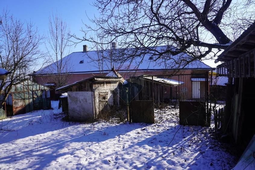 Casa de vanzare in centrul satului Desesti, Maramures - 9